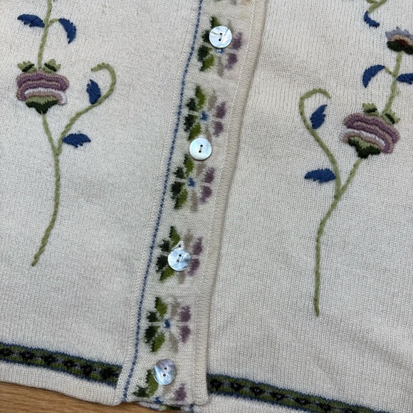Vintage Floral Embroidered Wool Sweater with Mother of Pearl Buttons - Picture 3 of 7